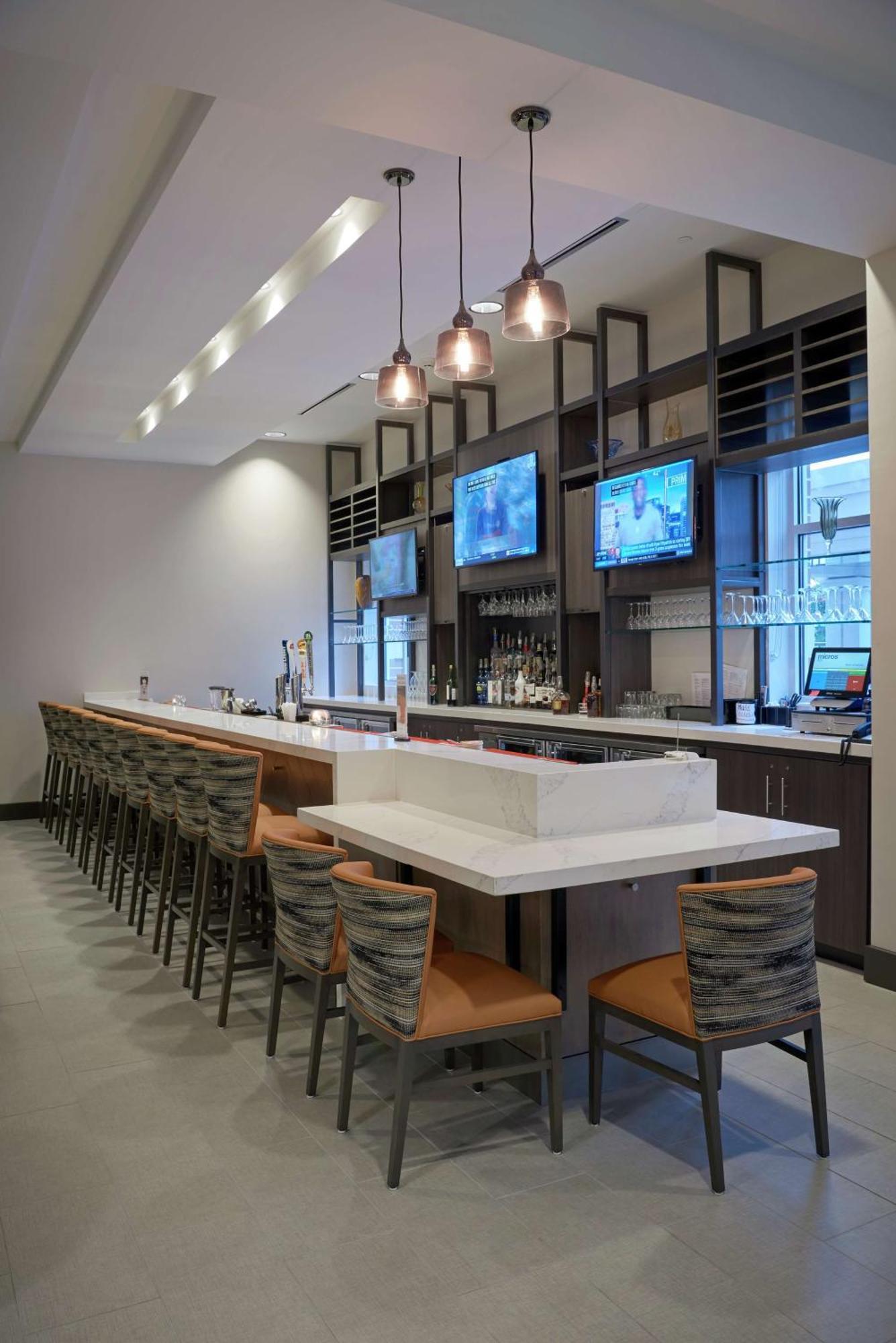 Hilton Garden Inn Corning Downtown Exterior foto